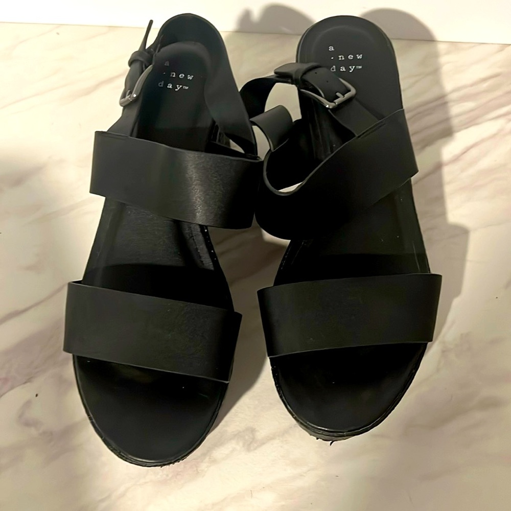 Cute black strappy chunky heel sandals